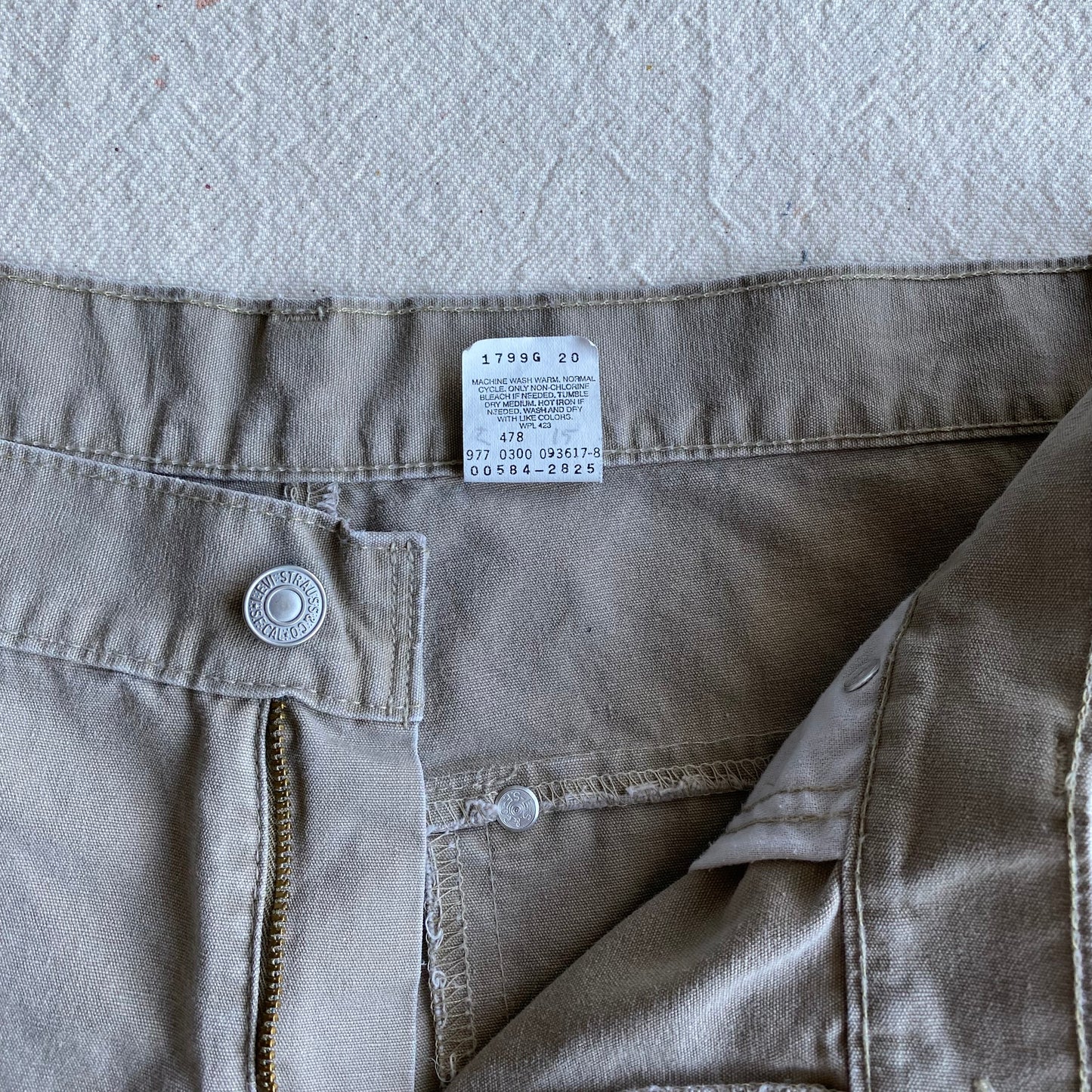 90's Red Tab Tan Levi's
